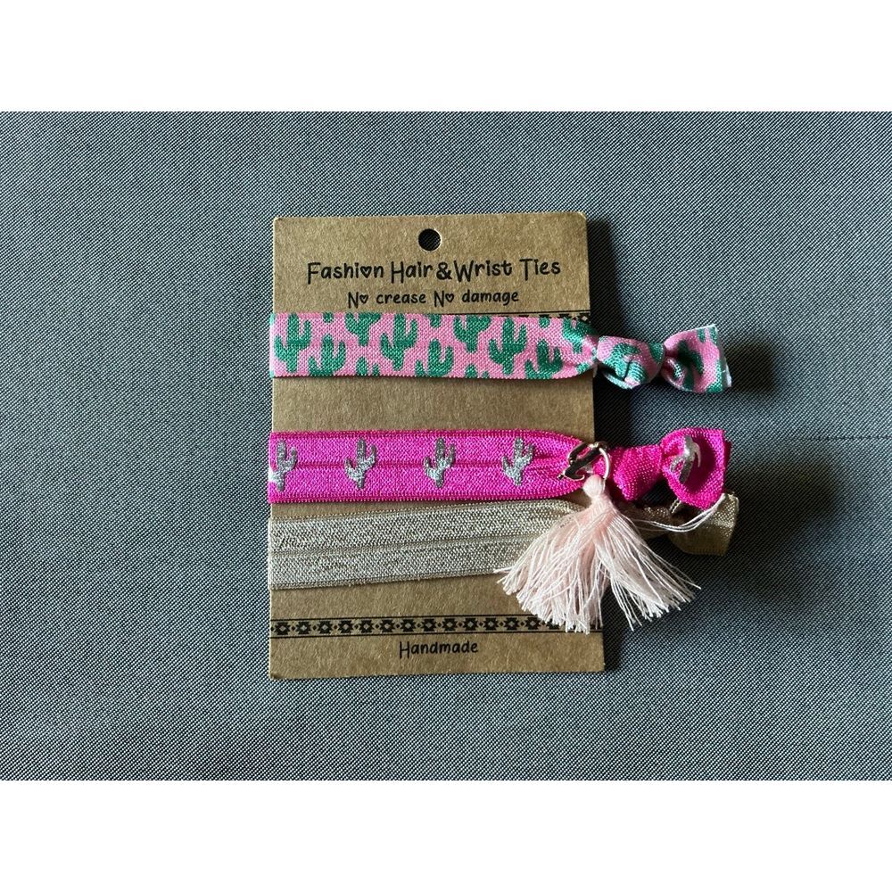Pink hair ties